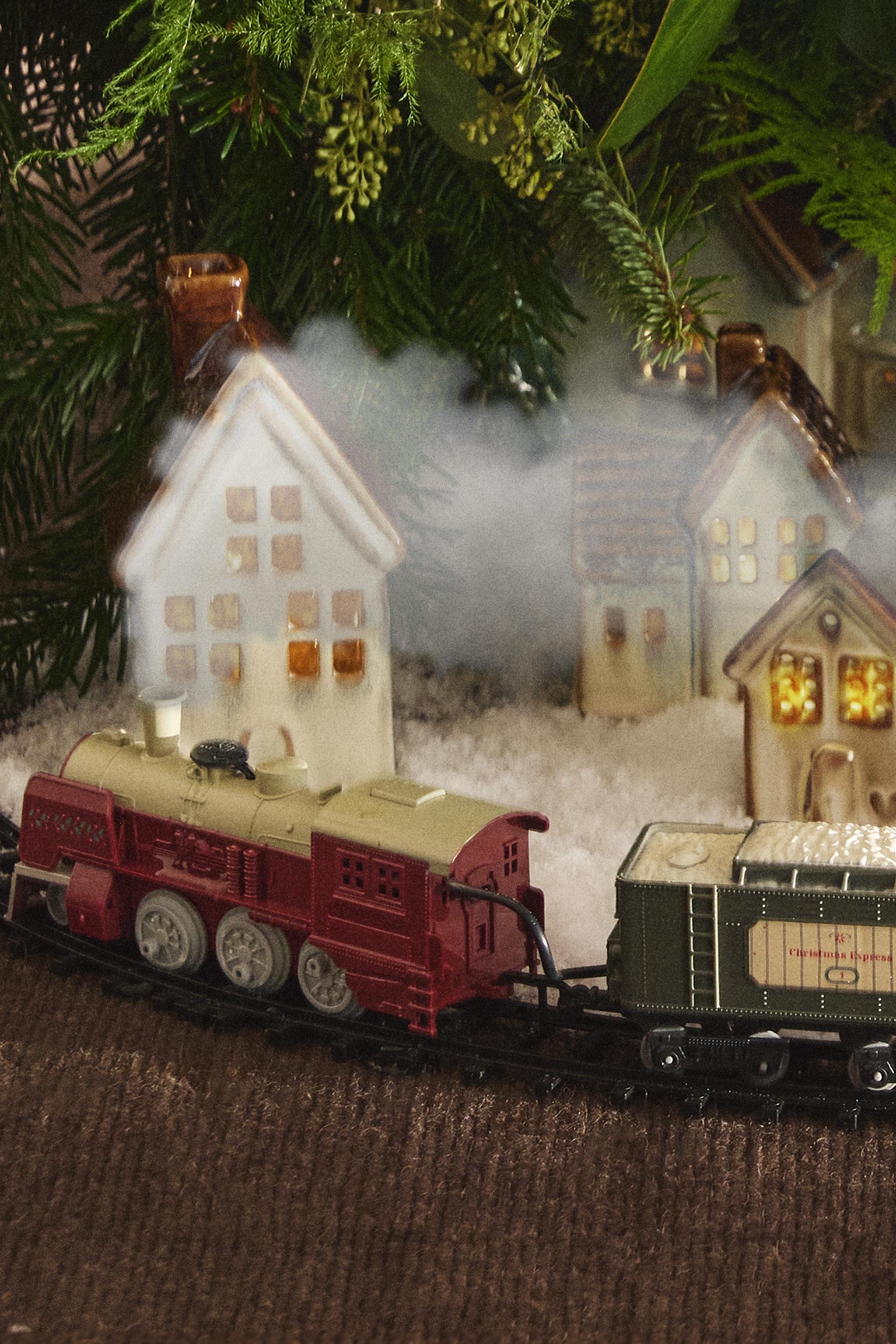 CHILDREN'S CHRISTMAS STEAM TRAIN TOY SET